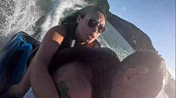 Loucuras no Jet Ski no mar do Guarujá - SP