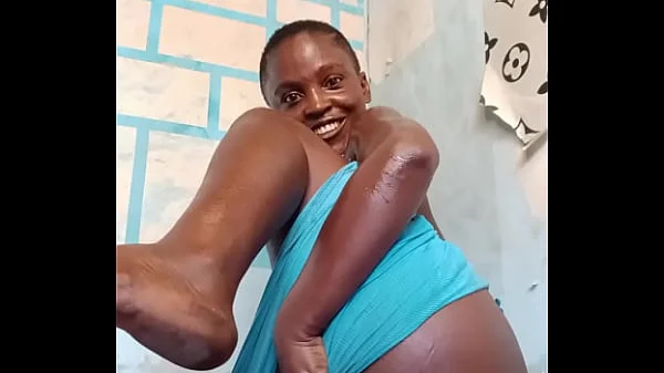 Come watch the sexiest ebony crazybitch from Ghana