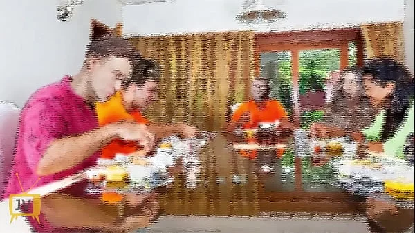 En la Playa Nudista con mi familia