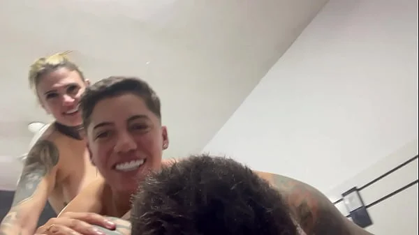 Aquele sexo gostoso sentindo a socada ate o fim no cu e na buceta no pelo ate gozar juntos !