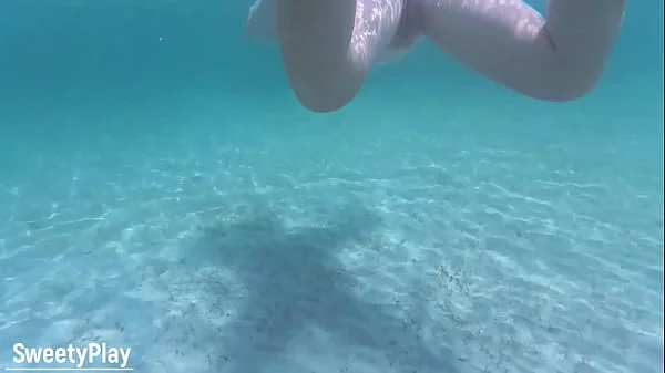 Creampie whore swimming underwater