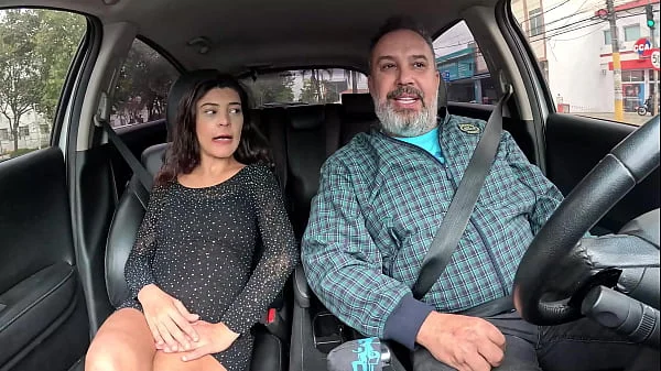 A Milf da voz doce deu um show de anal na carona - Pamela Rodrigues