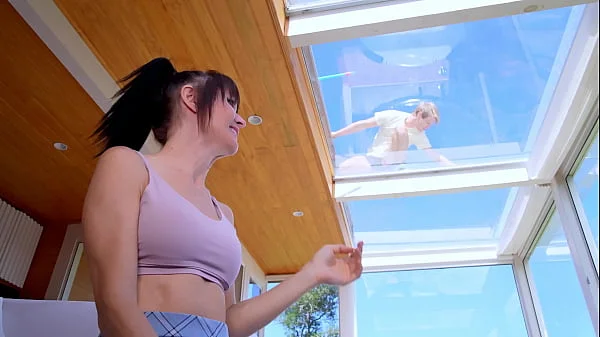 Ooops! These Shorts are Way Too Short! Handyman Gets Lucky with a Shaking, Squirting Pussy - Footjob / Foot Fetish
