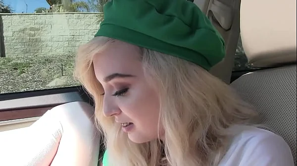 Teen loves rimming and giving blowjobs