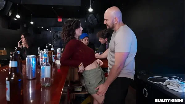 Bar Slut / Reality Kings