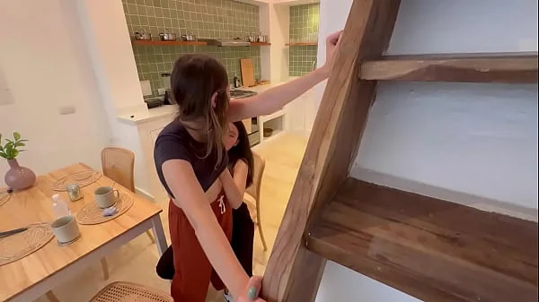 Cámara graba a mi esposa siendomé infiel con la perra de su mejor amiga!!