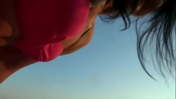 THE HOTTEST BEACH FUCK I'VE EVER EXPERIENCED!