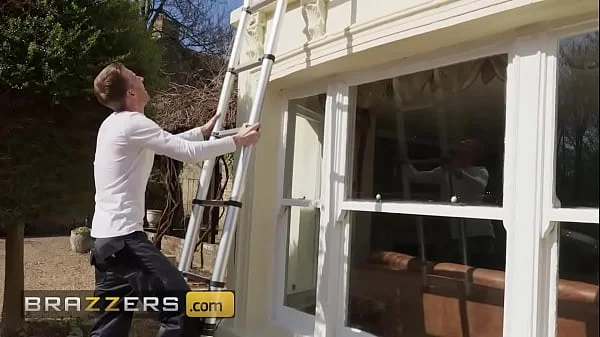 BRAZZERS - Sexy Homeowner Kayla Wild Trades Her Cash Tip For A Double Dicking From Window Washers