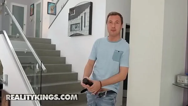 (Sunny Hart, Jessy Jones) - Large And In Charge - Reality Kings