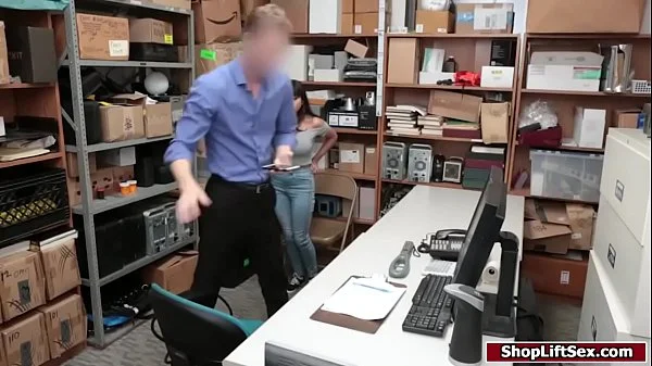 Thief employee banged by LP officer