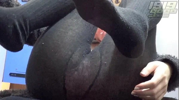 Pretty Asian Girl's Stripshow