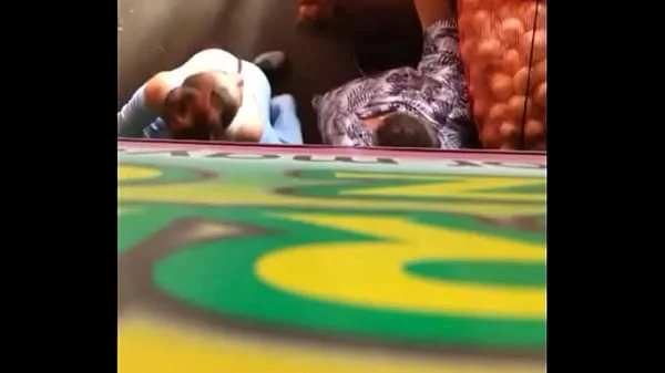 Esse homem foi flagrado sendo a. por essas mulheres no Ceará, reparem oq elas fazem com esse pobre coitado. Isso não pode ficar assim!