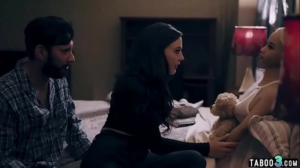 Babe has threesome sex with man and silicone love doll