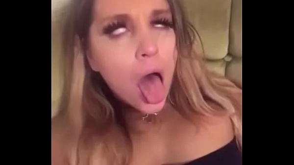 Slutty Ahegao Girl Wants Dick