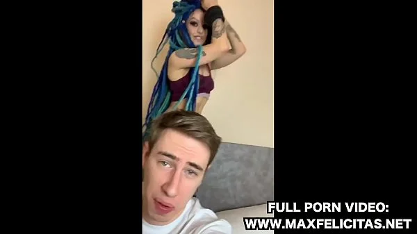 MAX FELICITAS SCOPA UNA RASTA GIOVANE ITALIANA E TATUATA FORTISSIMO FINO A FARLA VENIRE LADY BLUE