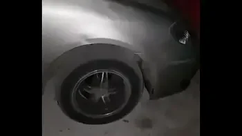 Mi esposa con un chico que conocimos en el club