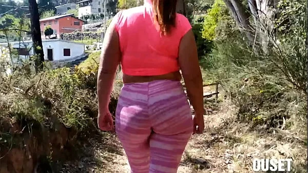 sexo al aire libre con la mujer de mi mejor amigo! ella es una rubia de culo grande muy caliente!