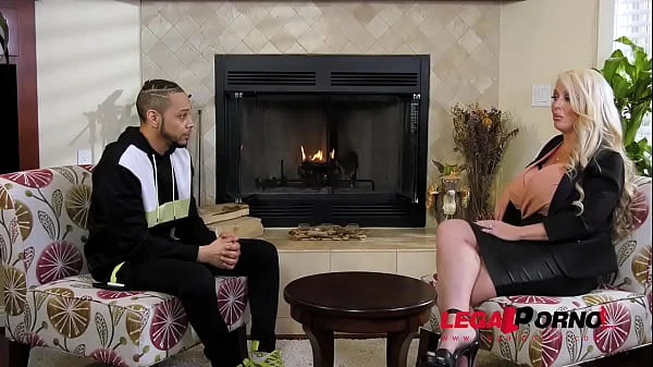 Top-heavy Milf Alura TNT Jenson stunned by stud's enormous big veiny dick GP637