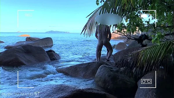 voyeur spy nude couple having sex on public beach - projectfiundiary