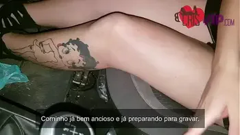Cristina Almeida filmada por seu marido corno no Mirante da Lapa - SP - Na pracinha. Levando na bucetinha e tomando leitinho d. machos desconhecidos, um deles com o cacete gigante - Dogging 2 - Parte 1/2