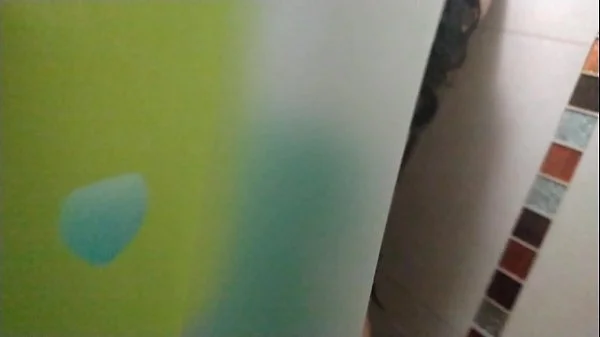 La cuñada de vacaciones viene b. al hotel después de la fiesta (1)