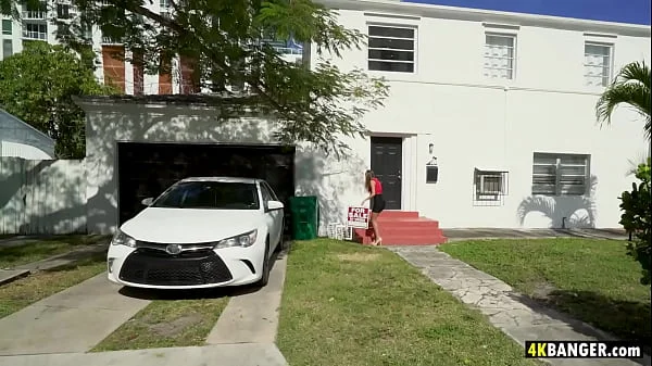 Bubble butt naive babe Alexa Vega gets fucked in a van