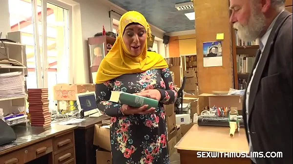 Bookstore owner fucks a happy muslim milf