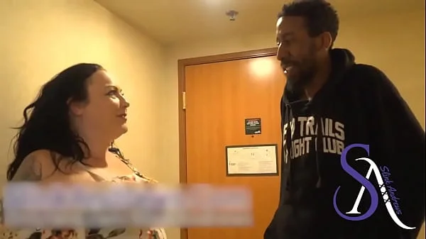 Calista Fucks Her Delivery Driver