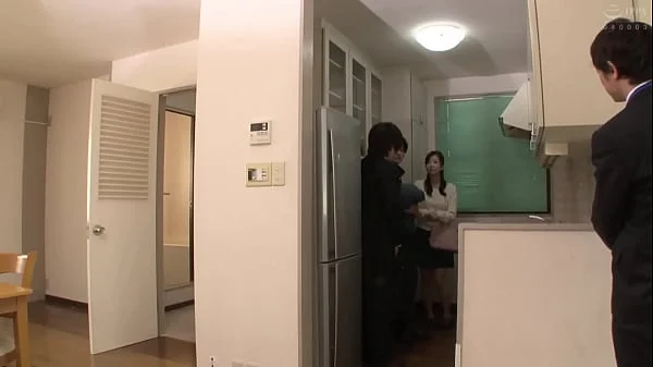 Japanese estate agent fucks the guest