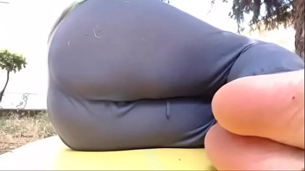 Nicoletta completely destroys her pants in a public garden and pisses on herself