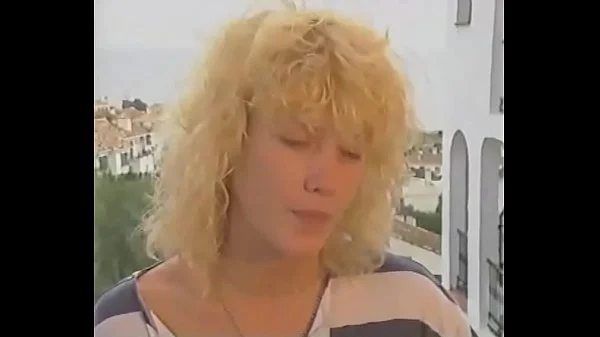 The make up artist of the Pin Up Club goes naked herself