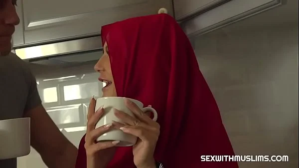 Sexy muslim girl spreads for cash