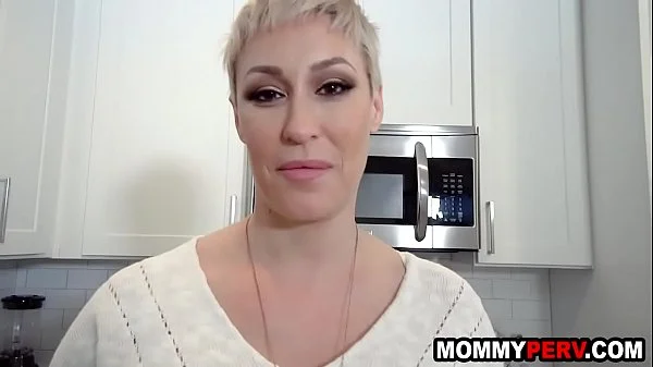 Mature milf finds stepmom porn at stepson's laptop