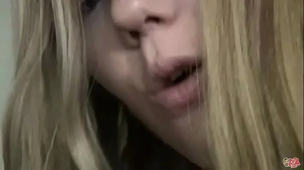 La estudiante falta a clase por quedarse toda la tarde follando