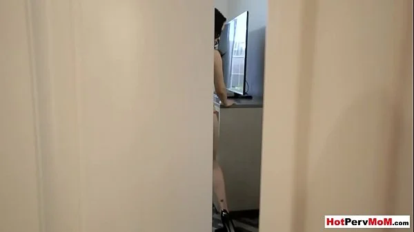 MILF stepmom lets stepson to jerk off on her pussy