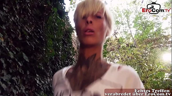 Blonde kurze haare tattoo Milf hat EroCom Date öffentlich und wird abgeschleppt zum Date