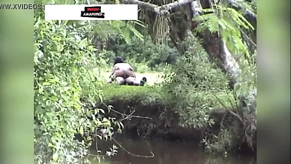 Casal da zona rural é flagrado fazendo sexo no mato