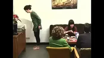 Pinkeln im Wohnzimmer