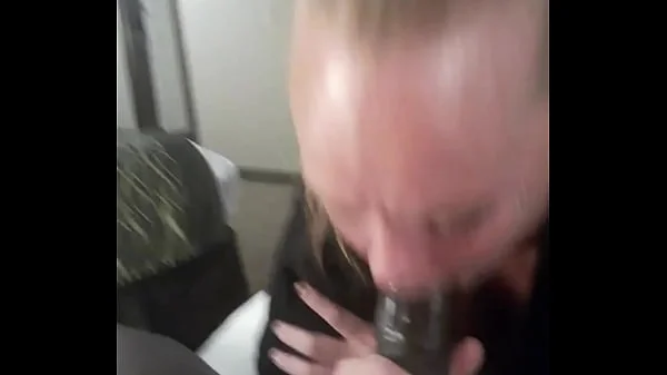 Watch white milf deep throat my bbc and drain my nut