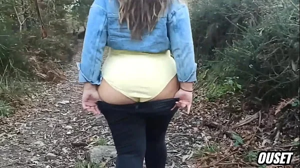 fui a dar una vuelta con mi madrastra por el bosque y termi follandome su enorme culo