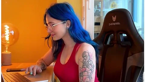 I Just Want To Find A Guy Willing To Fuck Me!! - A Fan Comes To