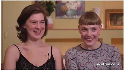 Intensive Strap-on-action Im Doggystyle Mit Emma K Und Amanita