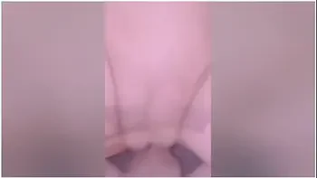 絶対入れないからって友達と擦り合ってたら気持ち良くなって思わす挿入&中出し日本人素人hentaiカッフル個人撮影74