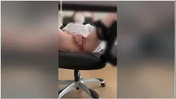 休憩中にhな動画見てムラムラする看護師のオtニーモサイク薄め