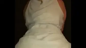 Comendo Minha Esposa Enquanto Assistimos Série