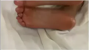 Black Girls Shows Off Her Oily Feet While She Gets Fucked