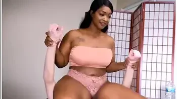 Ruthless Pretty Facesitting