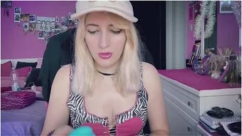 I Open A Mysterybox Sent From A Sex Shop Ep. 2