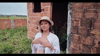 Amateur BBW MarieChell Doggy Style Fuck After Roadside Photo Shoot