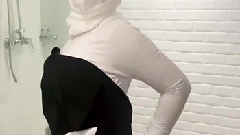 Stepsister Caught Showing Off Her Big Body And Breasts